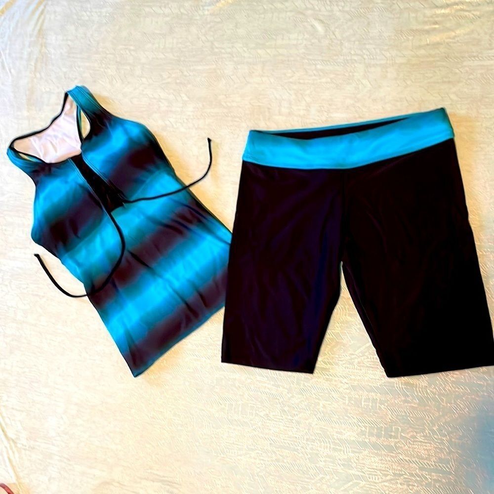 New two-piece aqua/black swim snorkel wear size S, fully lined top, shorts